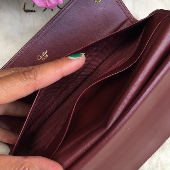 💋CARTIÉR BORDEAUX TRI-FOLD WALLET - Picture 13 of 14